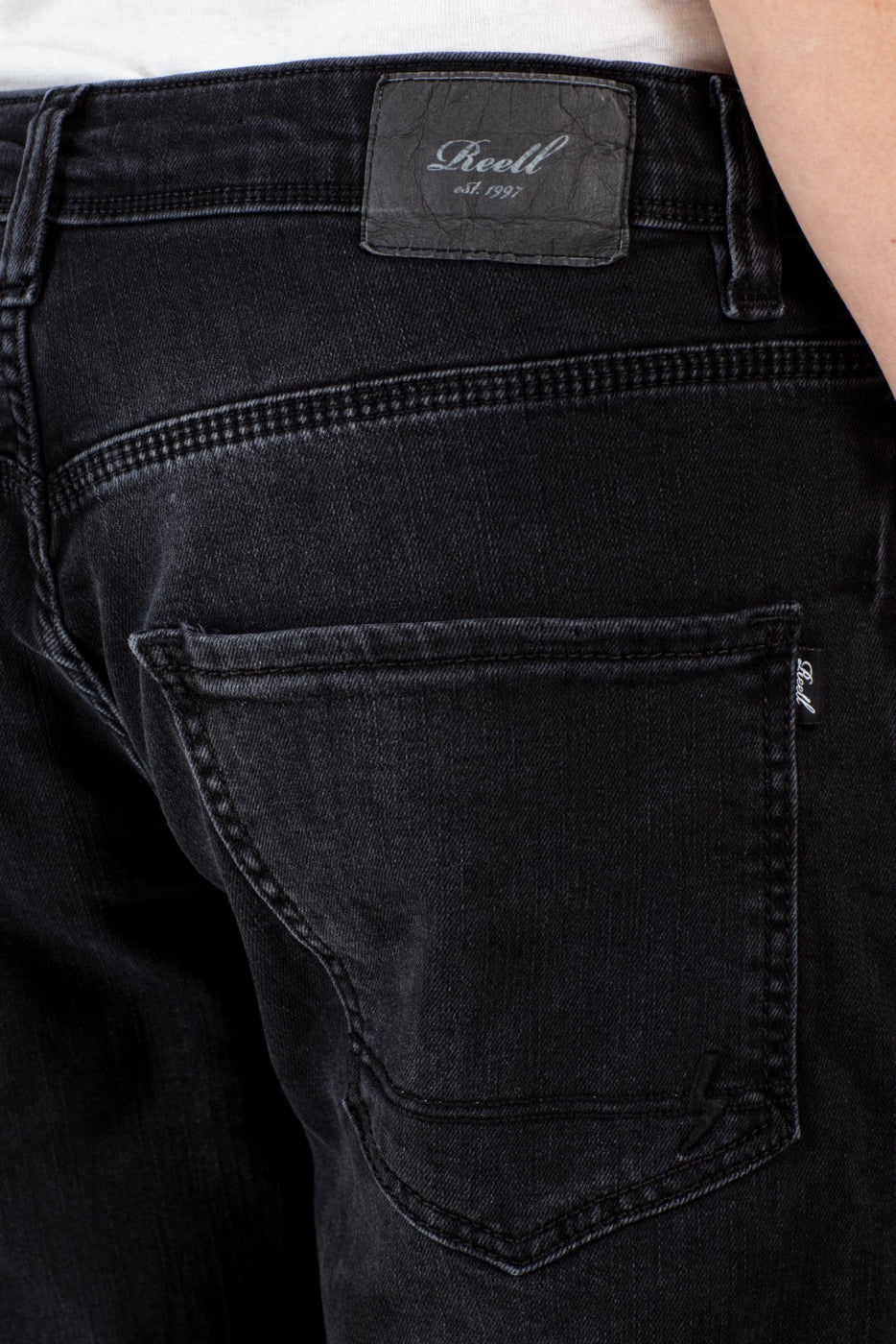 NOVA 2  Black Wash - Tapered Fit Jeans