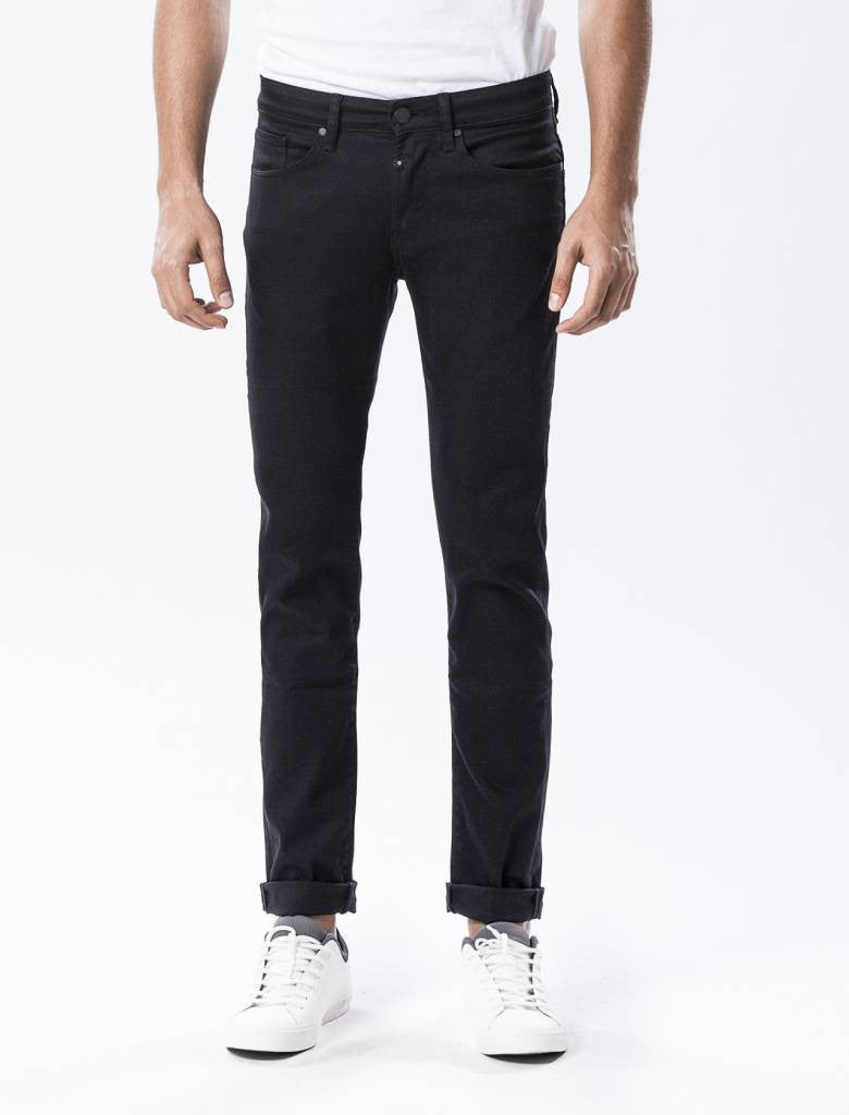 schwarze slim fit geschnittene Herren Jeans > online bestellen > Unikat Karlsruhe