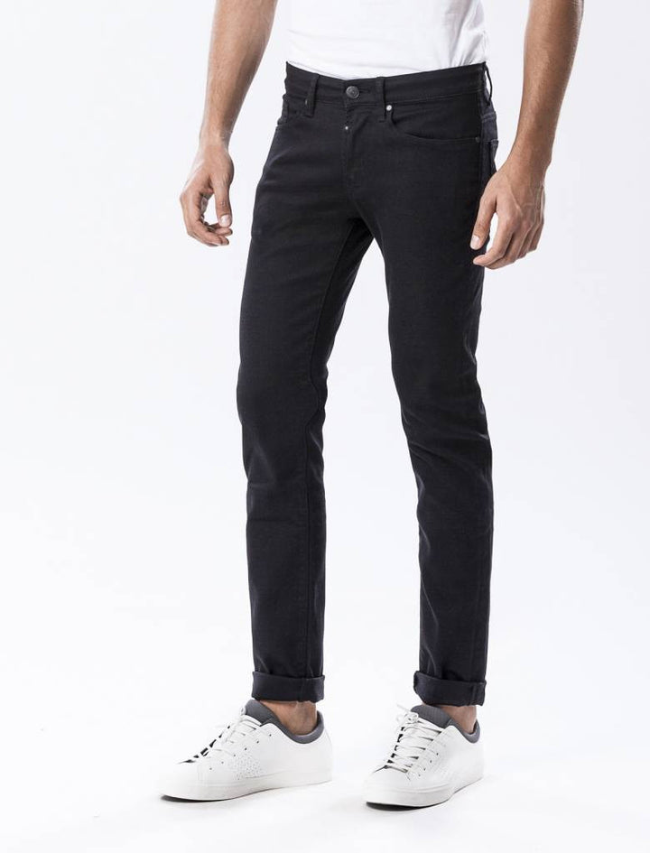 schwarze slim fit geschnittene Herren Jeans > online bestellen > Unikat Karlsruhe